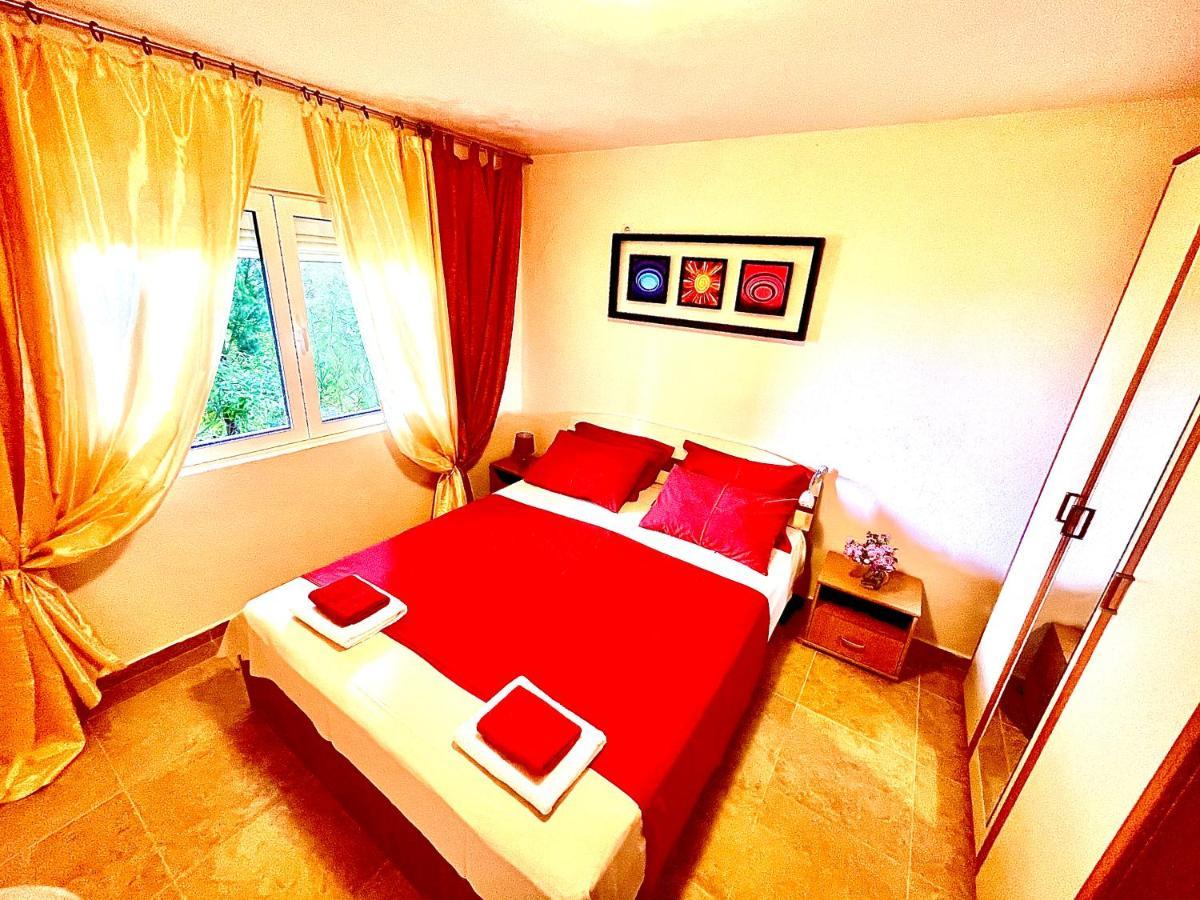 Holiday Home Viko Sutomore Exterior photo