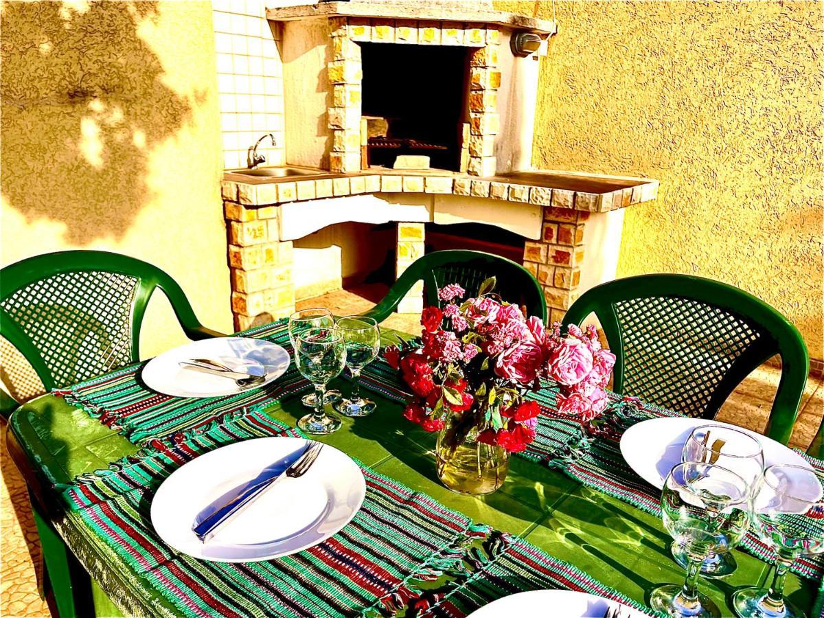 Holiday Home Viko Sutomore Exterior photo